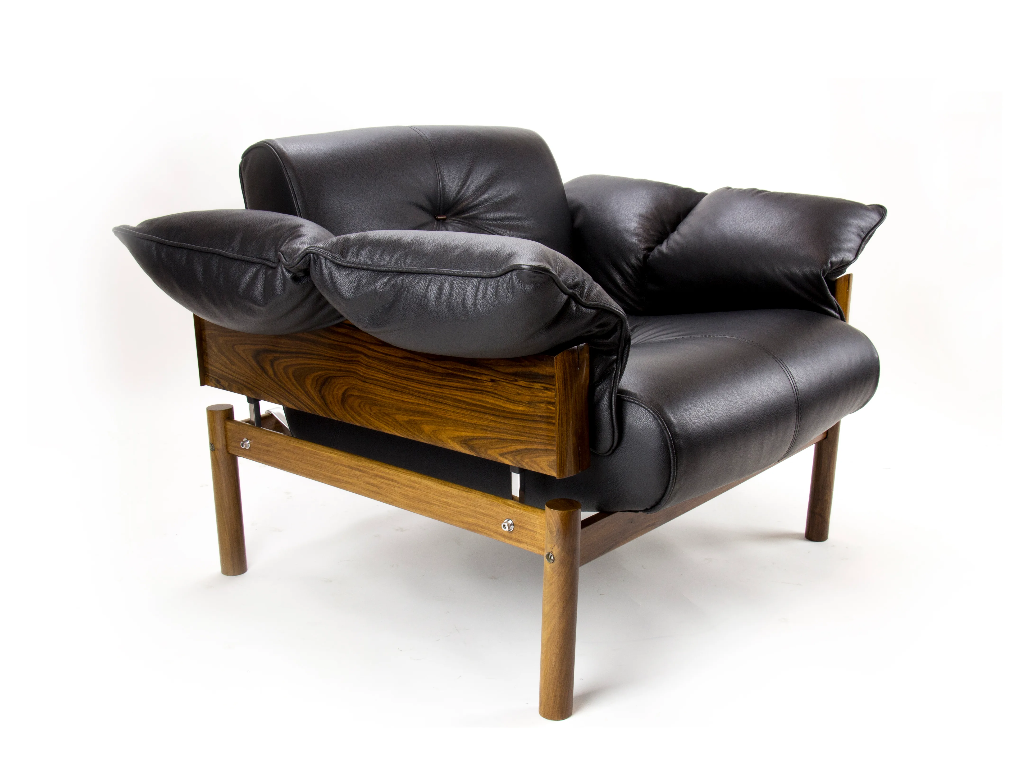 Brasilian modernist Arm chair in Rosewood. MP-13 LAFER - Collectible vintage design